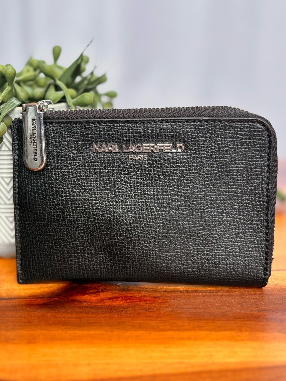 Karl Lagerfeld Paris textured leather zip-top card wallet Black